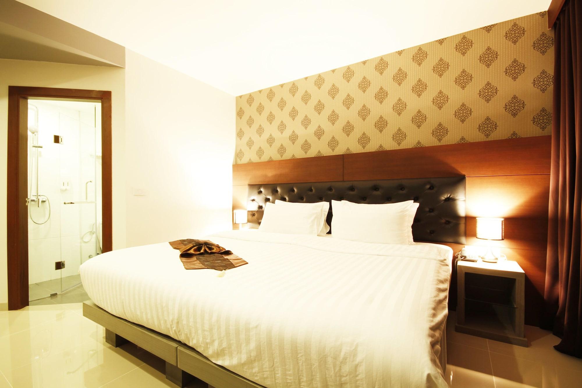 Hemingways Silk Hotel Patong Eksteriør billede