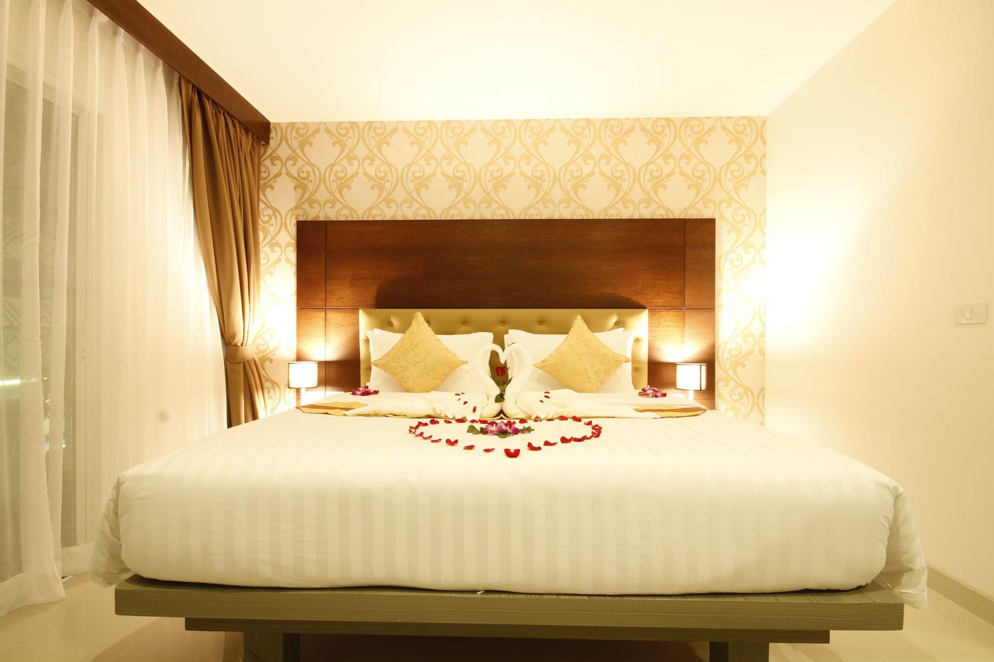 Hemingways Silk Hotel Patong Eksteriør billede