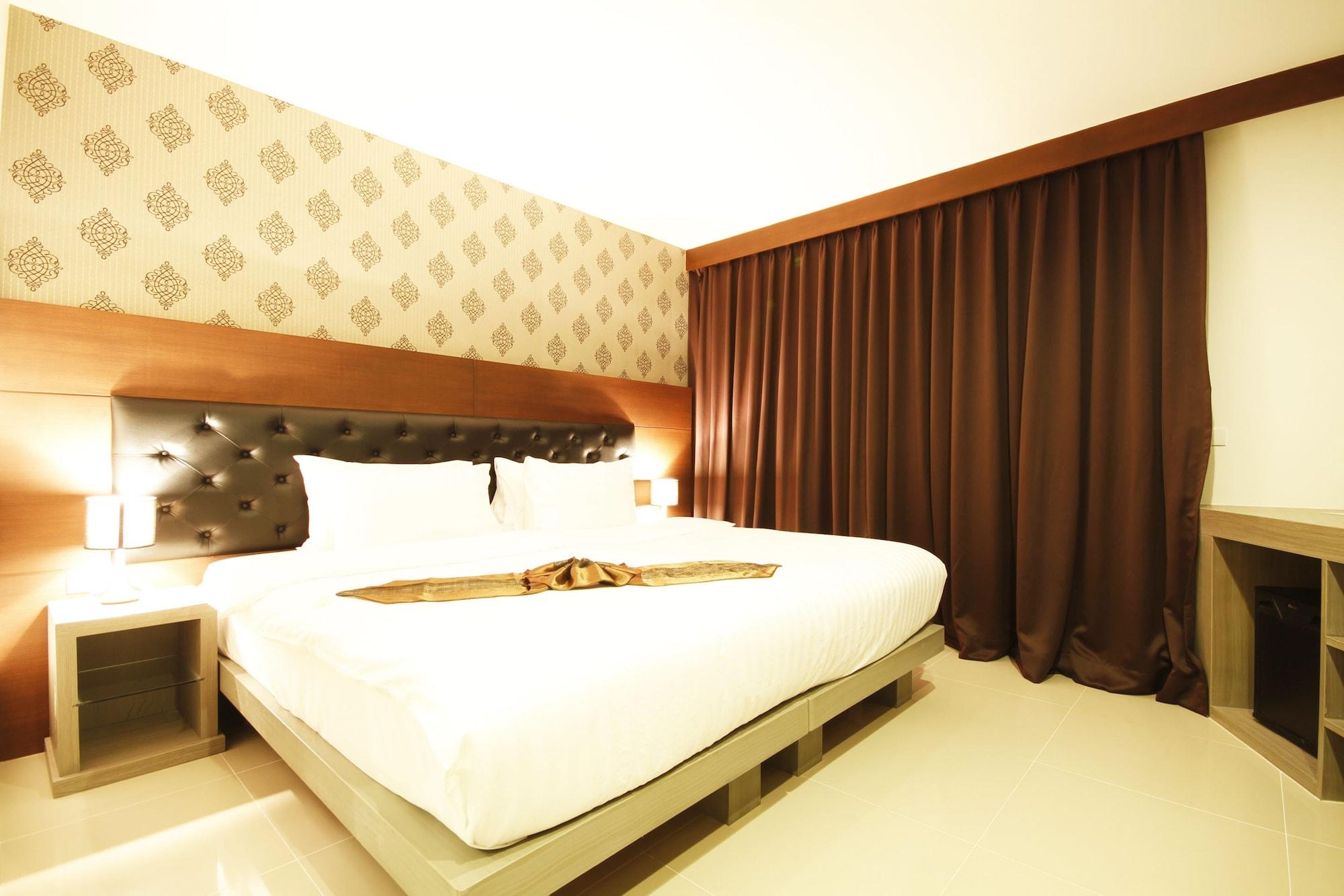 Hemingways Silk Hotel Patong Eksteriør billede