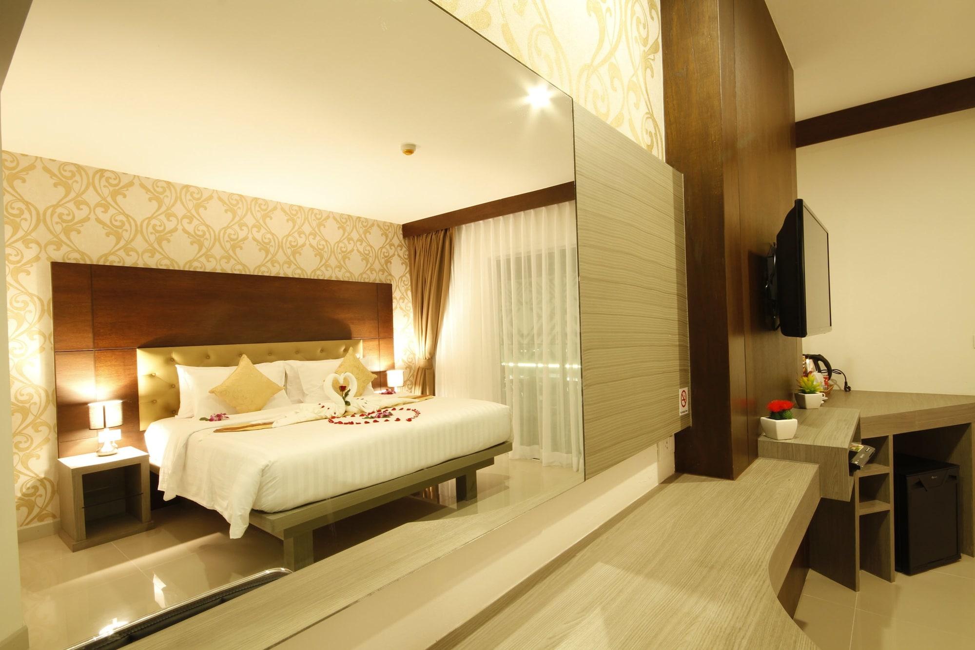 Hemingways Silk Hotel Patong Eksteriør billede