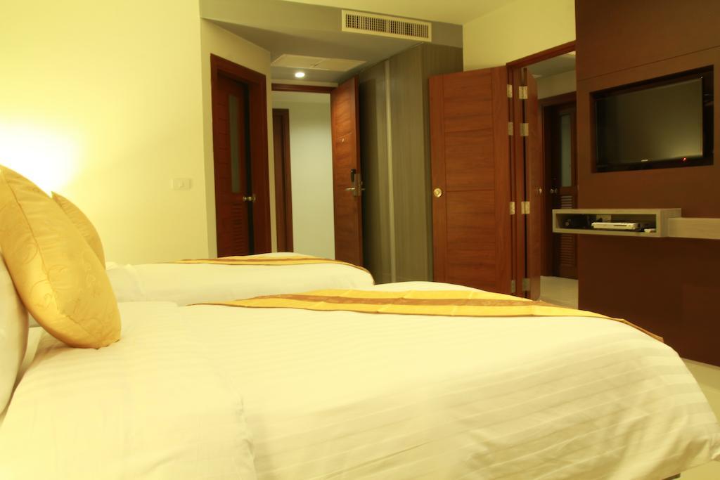 Hemingways Silk Hotel Patong Eksteriør billede