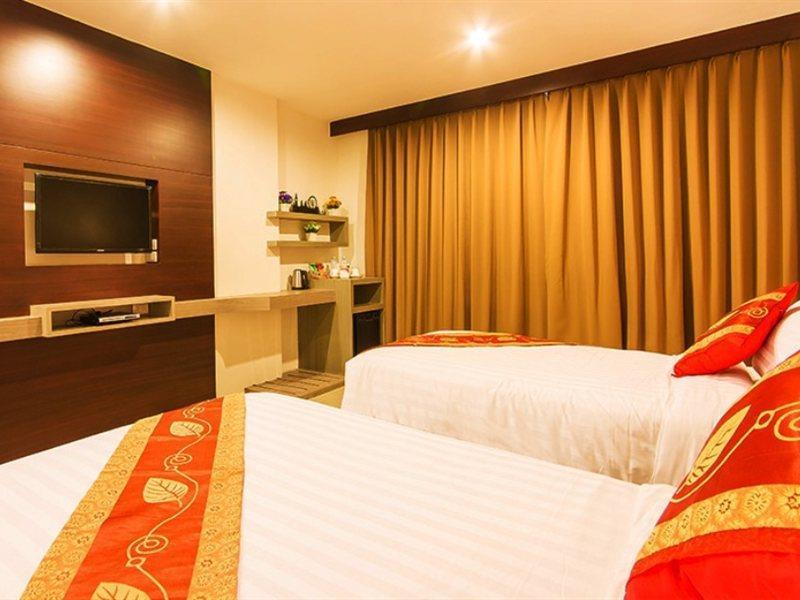 Hemingways Silk Hotel Patong Eksteriør billede