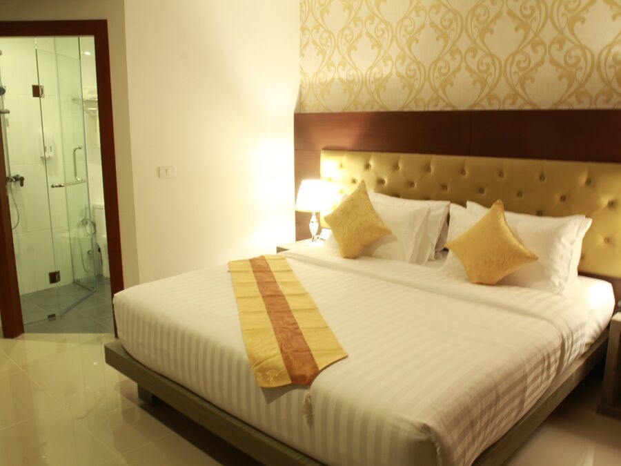 Hemingways Silk Hotel Patong Eksteriør billede