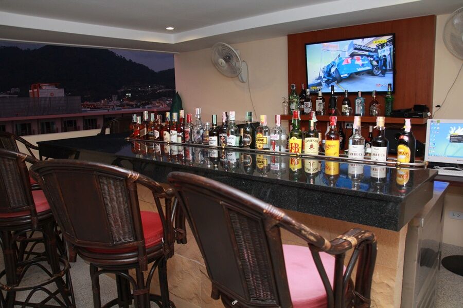 Hemingways Silk Hotel Patong Eksteriør billede