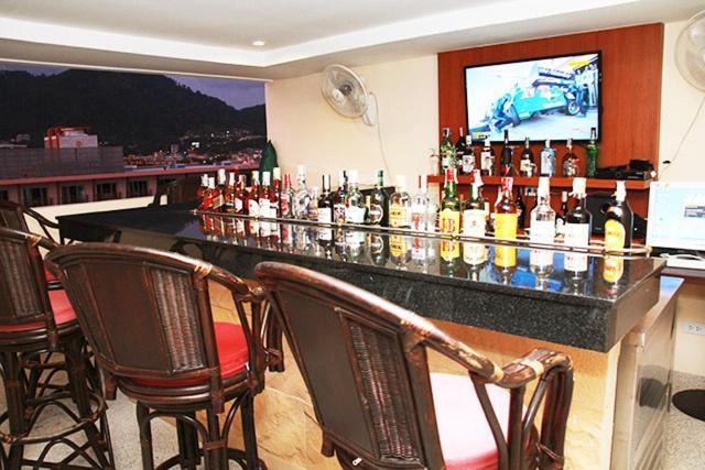 Hemingways Silk Hotel Patong Eksteriør billede